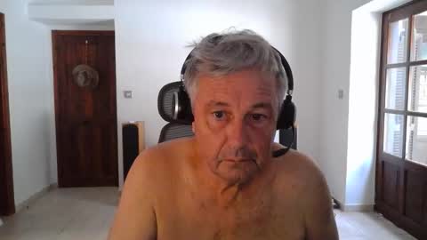 Snapshot of simonthenudist chatting on September 2025 04:14:02 AM Simon online show from September 2025 04:14:02 AM