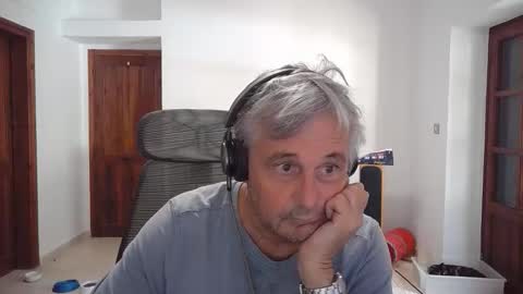 Snapshot of simonthenudist chatting on November 2025 09:31:02 AM Simon online show from November 2025 09:31:02 AM