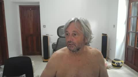 Snapshot of simonthenudist chatting on June 2026 09:33:02 AM Simon online show from June 2026 09:33:02 AM