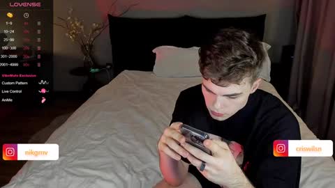 Snapshot of simonwnl chatting on January 2025 07:49:01 PM Simon online show from January 2025 07:49:01 PM