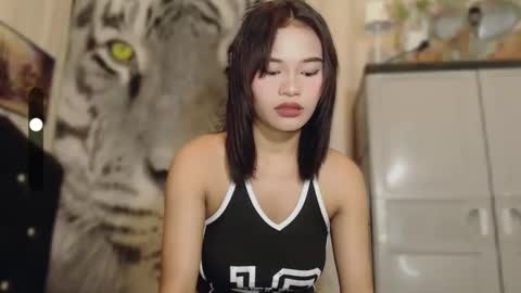 L Y N online show from April 2026 01:42:02 PM