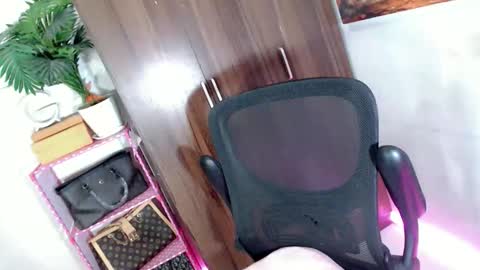 Snapshot of simplepinayx chatting on April 2026 05:43:02 AM call me nath online show from April 2026 05:43:02 AM