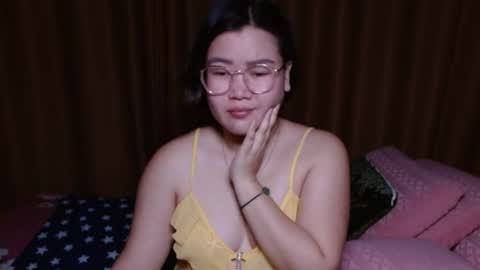 Snapshot of simply_niki chatting on April 2026 10:01:02 AM zia online show from April 2026 10:01:02 AM