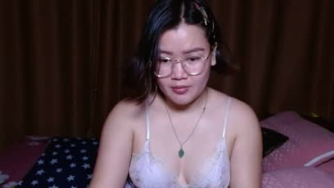 Snapshot of simply_niki chatting on April 2026 10:08:02 AM zia online show from April 2026 10:08:02 AM