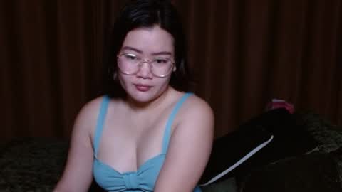 Snapshot of simply_niki chatting on April 2026 09:40:02 AM zia online show from April 2026 09:40:02 AM