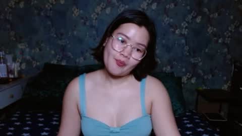 Snapshot of simply_niki chatting on May 2026 10:47:01 AM zia online show from May 2026 10:47:01 AM