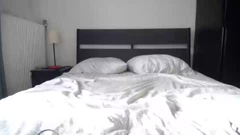 Snapshot of simur_sahso chatting on December 2024 11:52:02 AM Sofi wed. - sat. 11am - 11 pm and Santi with Sofi sun.. - tue. 11 am - 5 pm europe online show from December 2024 11:52:02 AM