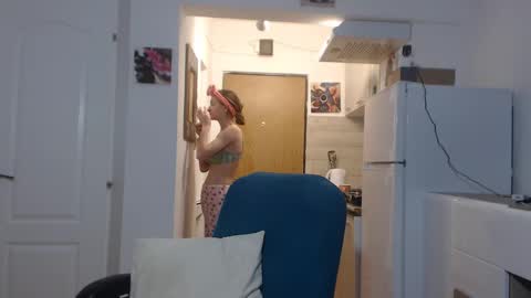 Snapshot of simyhvn chatting on February 2025 05:14:01 AM simyhvn online show from February 2025 05:14:01 AM