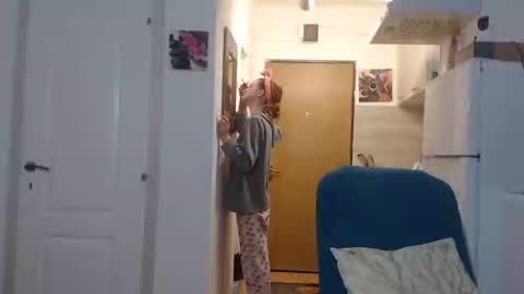 Snapshot of simyhvn chatting on February 2025 05:08:01 AM simyhvn online show from February 2025 05:08:01 AM