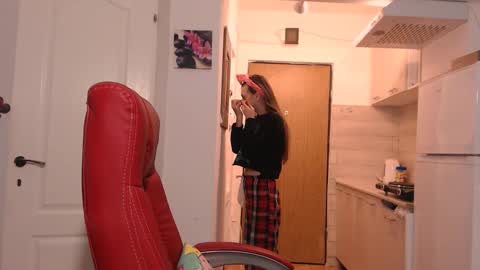 Snapshot of simyhvn chatting on February 2026 05:12:02 AM simyhvn online show from February 2026 05:12:02 AM