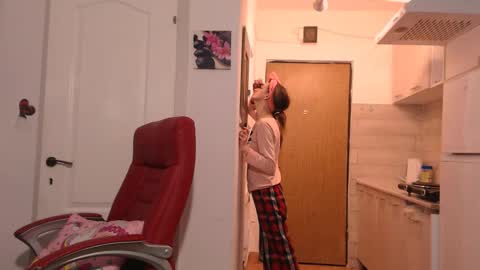 Snapshot of simyhvn chatting on February 2026 05:11:01 AM simyhvn online show from February 2026 05:11:01 AM