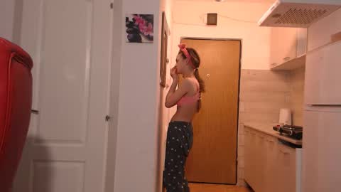 Snapshot of simyhvn chatting on February 2026 05:37:02 AM simyhvn online show from February 2026 05:37:02 AM