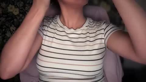 Sindra online show from December 2025 11:44:02 PM