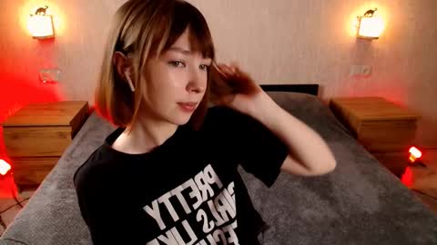 Snapshot of sindy_juxx chatting on March 2025 09:43:02 PM Sindy Juxx online show from March 2025 09:43:02 PM