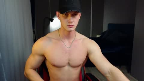 Snapshot of sinffuly chatting on January 2025 08:15:01 PM Richard online show from January 2025 08:15:01 PM