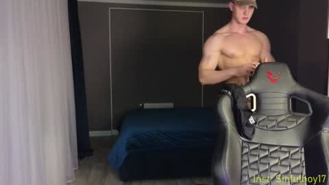 Snapshot of sinffuly chatting on February 2025 04:35:01 PM Richard online show from February 2025 04:35:01 PM