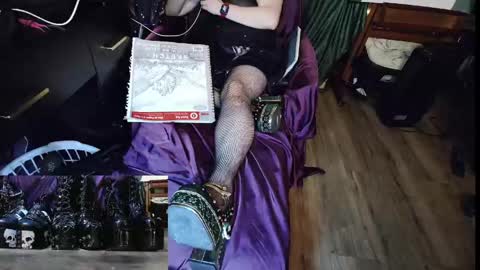 Snapshot of sinstresshemlock chatting on April 2026 04:18:01 AM Sinstress hemlock online show from April 2026 04:18:01 AM