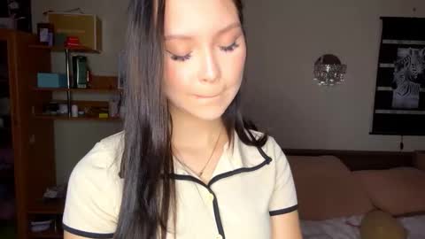 Emma online show from November 2025 12:07:01 PM