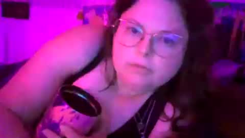 Snapshot of siofra chatting on June 2026 05:01:02 AM Siofra online show from June 2026 05:01:02 AM