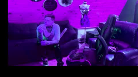 Snapshot of siphonophorslaysstrings chatting on February 2026 02:10:01 AM Unbridledfuckingcrazy online show from February 2026 02:10:01 AM