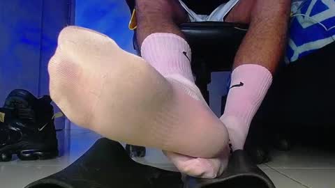 only foot                         worshipers here online show from February 2026 07:34:01 AM
