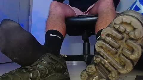 only foot                         worshipers here online show from February 2026 07:51:01 AM