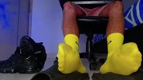 only foot                         worshipers here online show from February 2026 03:05:02 AM