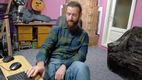 Snapshot of sir_pelo_iv chatting on October 2025 01:20:01 PM I am The Fourth and only Sir. Pelo online show from October 2025 01:20:01 PM