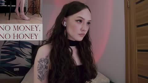 Snapshot of sirenaswhisper chatting on April 2026 10:33:01 PM Goddess Sirena online show from April 2026 10:33:01 PM