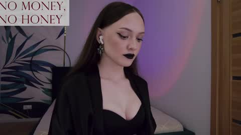 Snapshot of sirenaswhisper chatting on May 2026 10:39:01 PM Goddess Sirena online show from May 2026 10:39:01 PM