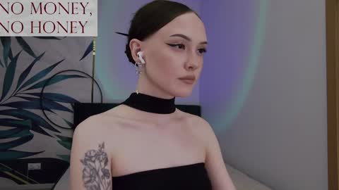 Snapshot of sirenaswhisper chatting on June 2026 07:58:02 PM Goddess Sirena online show from June 2026 07:58:02 PM