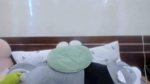 julila online show from December 2025 02:42:02 AM