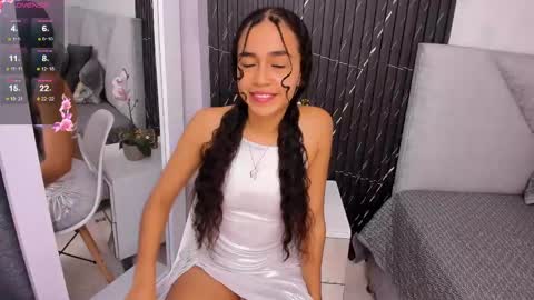 Snapshot of sisi_rosex chatting on February 2025 12:29:01 PM Shopia online show from February 2025 12:29:01 PM