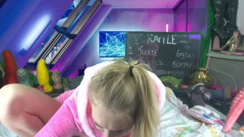 Snapshot of siswet19 chatting on January 2025 02:29:02 PM Elise online show from January 2025 02:29:02 PM