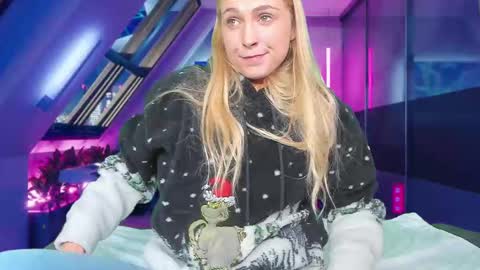 Snapshot of siswet19 chatting on February 2025 03:08:01 PM Elise online show from February 2025 03:08:01 PM