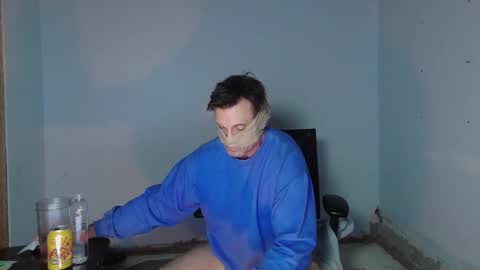 Snapshot of sizzzlenomics chatting on December 2024 01:07:02 AM SIZZZLENOMICS online show from December 2024 01:07:02 AM