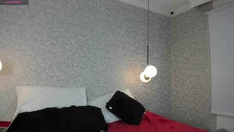 Snapshot of skailyn_angels chatting on October 2025 07:04:02 PM SKAILYN ANGELS online show from October 2025 07:04:02 PM