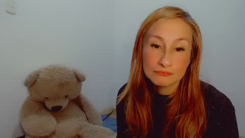 Snapshot of skarlett2072 chatting on December 2024 11:45:01 PM Arlett online show from December 2024 11:45:01 PM