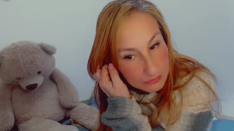 Snapshot of skarlett2072 chatting on December 2024 12:55:02 PM Arlett online show from December 2024 12:55:02 PM