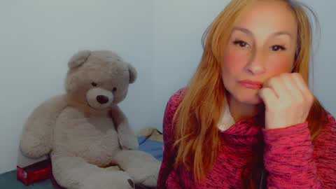 Snapshot of skarlett2072 chatting on December 2024 02:36:01 AM Arlett online show from December 2024 02:36:01 AM