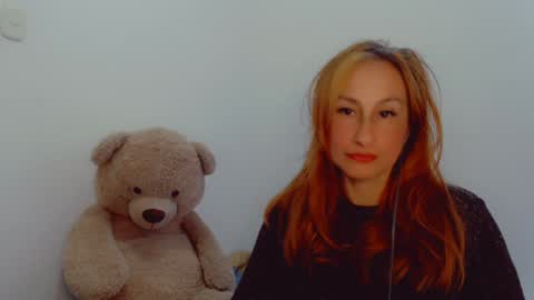 Snapshot of skarlett2072 chatting on December 2024 12:11:01 PM Arlett online show from December 2024 12:11:01 PM