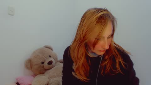 Snapshot of skarlett2072 chatting on December 2024 11:47:01 AM Arlett online show from December 2024 11:47:01 AM