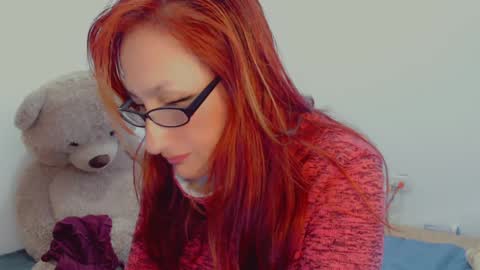 Snapshot of skarlett2072 chatting on December 2024 01:14:01 PM Arlett online show from December 2024 01:14:01 PM