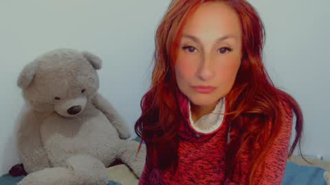 Snapshot of skarlett2072 chatting on December 2024 10:23:01 PM Arlett online show from December 2024 10:23:01 PM