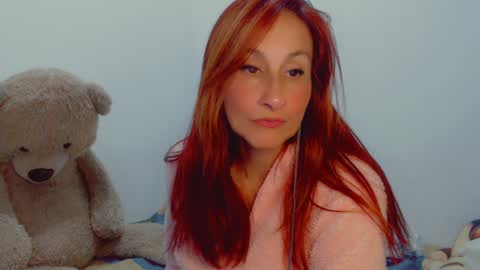 Snapshot of skarlett2072 chatting on January 2025 01:16:02 AM Arlett online show from January 2025 01:16:02 AM