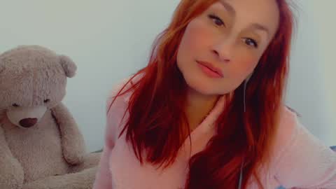 Snapshot of skarlett2072 chatting on January 2025 05:10:01 PM Arlett online show from January 2025 05:10:01 PM