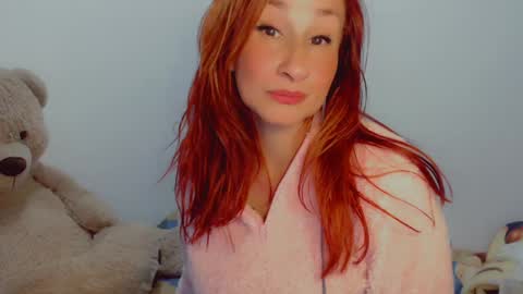 Snapshot of skarlett2072 chatting on January 2025 03:09:02 AM Arlett online show from January 2025 03:09:02 AM