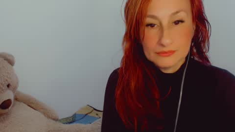 Snapshot of skarlett2072 chatting on January 2025 12:20:01 PM Arlett online show from January 2025 12:20:01 PM