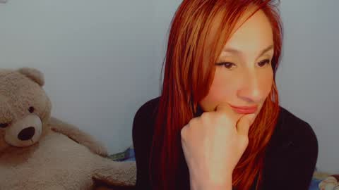 Snapshot of skarlett2072 chatting on January 2025 10:41:02 PM Arlett online show from January 2025 10:41:02 PM