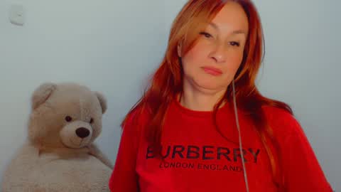 Snapshot of skarlett2072 chatting on January 2025 03:34:01 AM Arlett online show from January 2025 03:34:01 AM